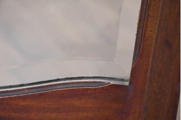 イギリスアンティーク　引き出し付きで小物収納もできる!趣あるマホガニー材でお部屋を上品に彩る壁掛けミラー(壁掛け鏡、ウォールミラー、姿見、英国)(R-084284)