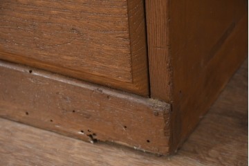 【簡易リペア限定品】　和製アンティーク　引き出し17杯で収納力抜群の小振りなチェスト　(R-084285)