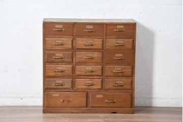 【簡易リペア限定品】　和製アンティーク　引き出し17杯　コンパクトサイズで取り入れやすい小振りなチェスト　(R-084287)