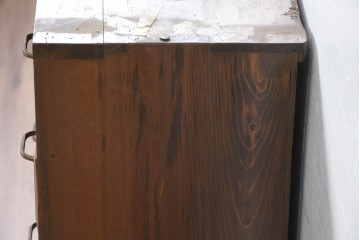 【簡易リペア限定品】　和製アンティーク　引き出し17杯　コンパクトサイズで取り入れやすい小振りなチェスト　(R-084287)