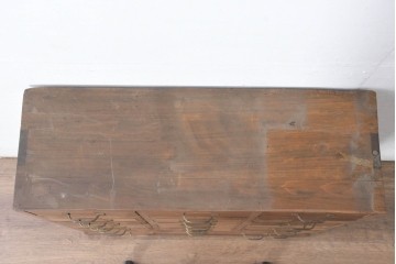 【簡易リペア限定品】　和製アンティーク　引き出し17杯　コンパクトサイズで取り入れやすい小振りなチェスト　(R-084287)