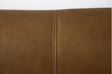 中古　HALO(ハロ)　ギル(GIL)　使い込むほどに味わいが深まる本革のソファ　定価約30万円　(R-084291)