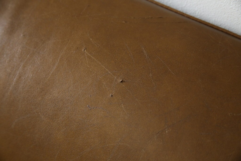 中古　HALO(ハロ)　ギル(GIL)　使い込むほどに味わいが深まる本革のソファ　定価約30万円　(R-084291)