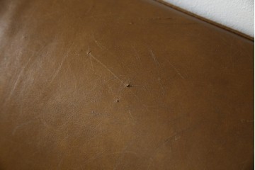 中古　HALO(ハロ)　ギル(GIL)　使い込むほどに味わいが深まる本革のソファ　定価約30万円　(R-084291)