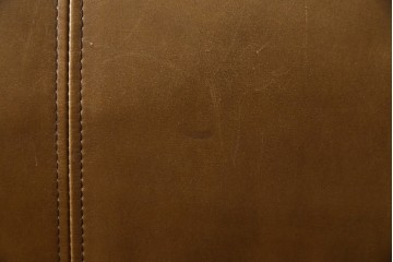 中古　HALO(ハロ)　ギル(GIL)　使い込むほどに味わいが深まる本革のソファ　定価約30万円　(R-084291)