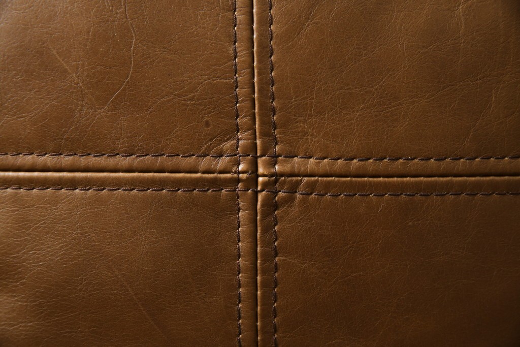 中古　HALO(ハロ)　ギル(GIL)　使い込むほどに味わいが深まる本革のソファ　定価約30万円　(R-084291)