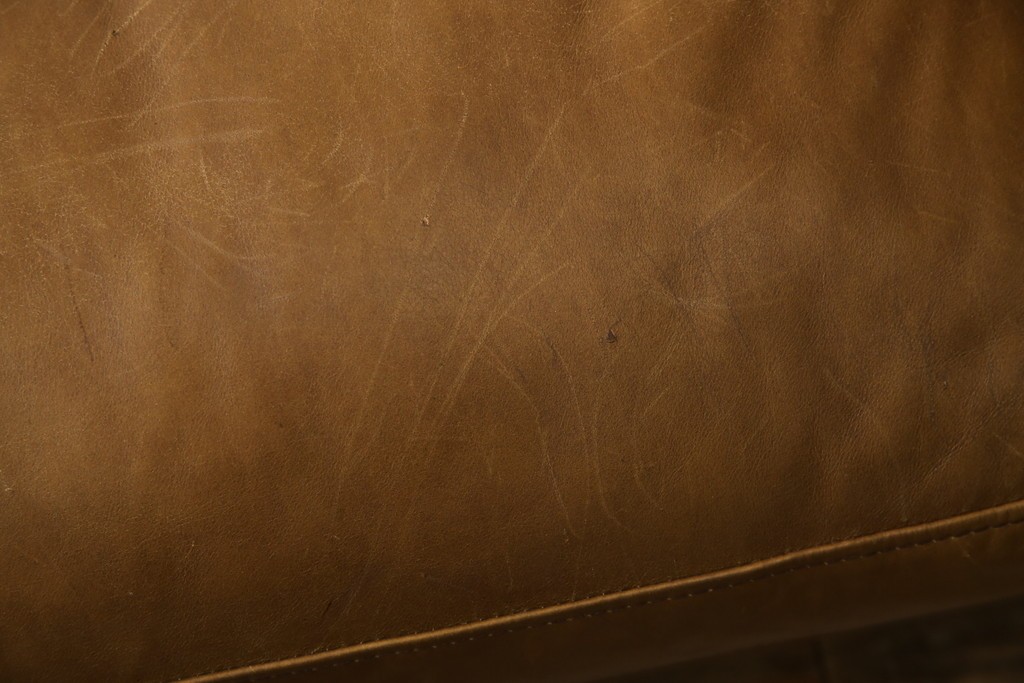 中古　HALO(ハロ)　ギル(GIL)　使い込むほどに味わいが深まる本革のソファ　定価約30万円　(R-084291)