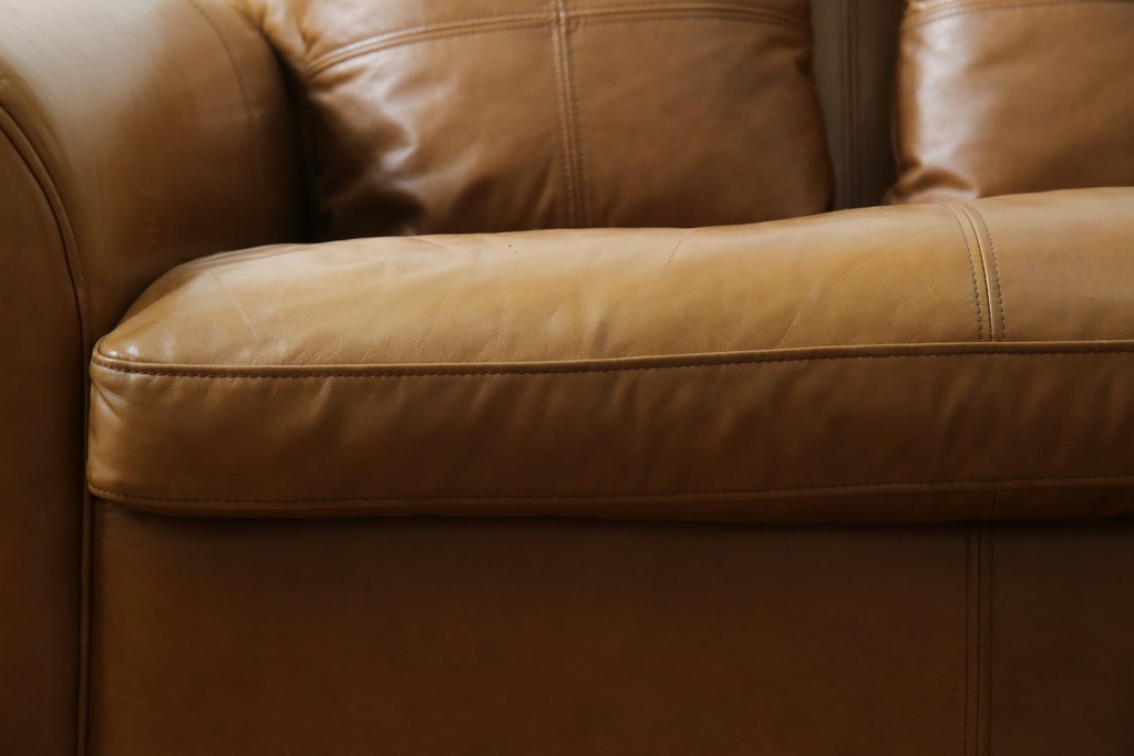 中古　HALO(ハロ)　ギル(GIL)　使い込むほどに味わいが深まる本革のソファ　定価約30万円　(R-084291)