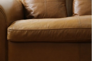 中古　HALO(ハロ)　ギル(GIL)　使い込むほどに味わいが深まる本革のソファ　定価約30万円　(R-084291)