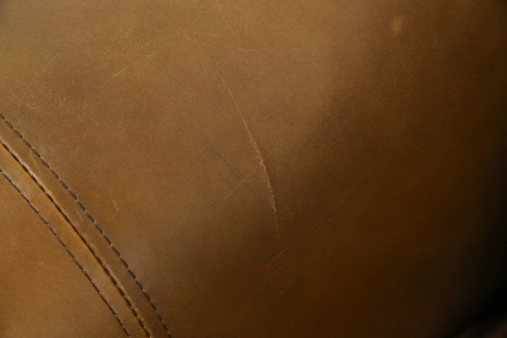 中古　HALO(ハロ)　ギル(GIL)　使い込むほどに味わいが深まる本革のソファ　定価約30万円　(R-084291)