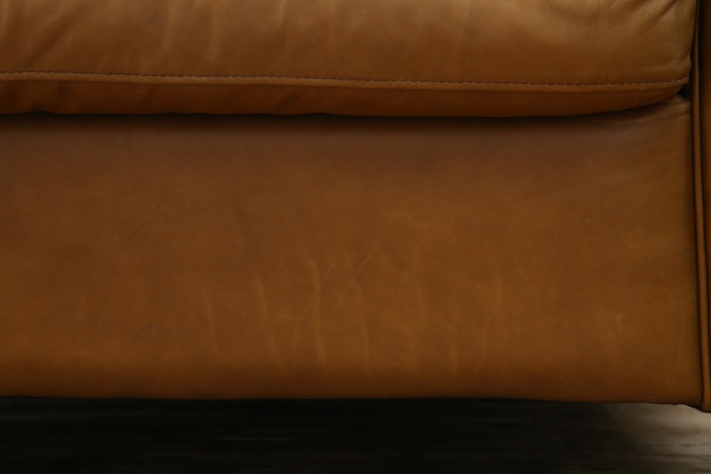 中古　HALO(ハロ)　ギル(GIL)　使い込むほどに味わいが深まる本革のソファ　定価約30万円　(R-084291)