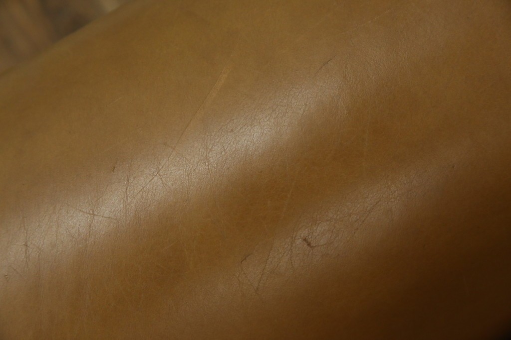 中古　HALO(ハロ)　ギル(GIL)　使い込むほどに味わいが深まる本革のソファ　定価約30万円　(R-084291)