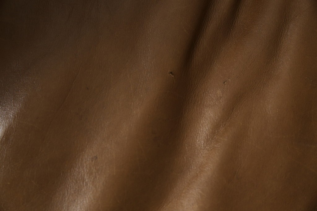 中古　HALO(ハロ)　ギル(GIL)　使い込むほどに味わいが深まる本革のソファ　定価約30万円　(R-084291)