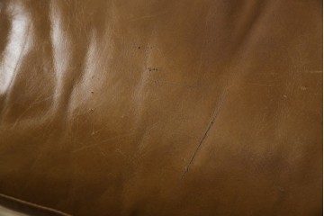 中古　HALO(ハロ)　ギル(GIL)　使い込むほどに味わいが深まる本革のソファ　定価約30万円　(R-084291)