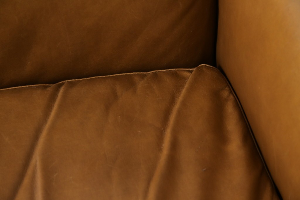 中古　HALO(ハロ)　ギル(GIL)　使い込むほどに味わいが深まる本革のソファ　定価約30万円　(R-084291)