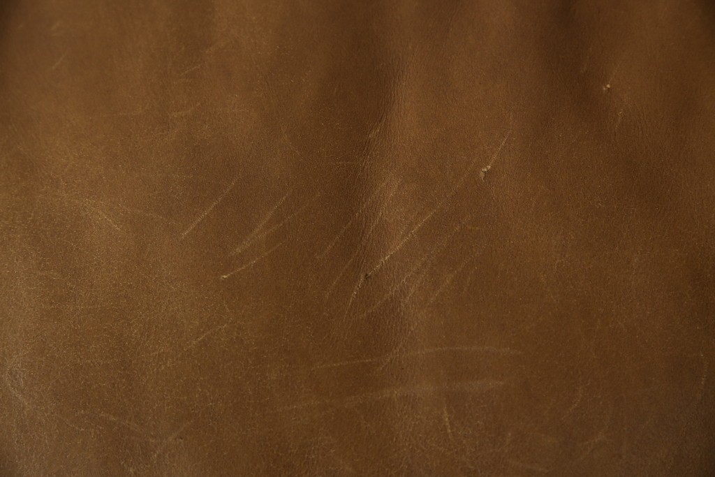 中古　HALO(ハロ)　ギル(GIL)　使い込むほどに味わいが深まる本革のソファ　定価約30万円　(R-084291)