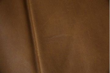 中古　HALO(ハロ)　ギル(GIL)　使い込むほどに味わいが深まる本革のソファ　定価約30万円　(R-084291)