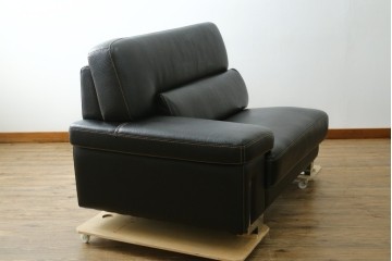 中古　美品　ダホン(Dahong)　イタリアンデザイン　本革(レザー)　デザイン性と快適性を両立した2.5人掛けソファ　定価約28万円　(R-084293)