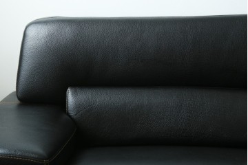 中古　美品　ダホン(Dahong)　イタリアンデザイン　本革(レザー)　デザイン性と快適性を両立した2.5人掛けソファ　定価約28万円　(R-084293)