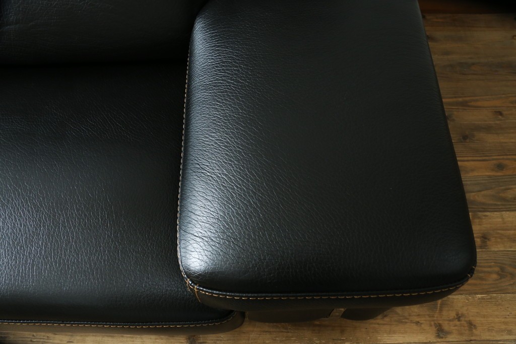 中古　美品　ダホン(Dahong)　イタリアンデザイン　本革(レザー)　デザイン性と快適性を両立した2.5人掛けソファ　定価約28万円　(R-084293)