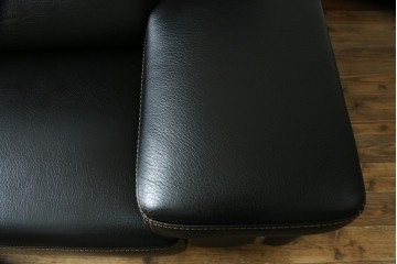 中古　美品　ダホン(Dahong)　イタリアンデザイン　本革(レザー)　デザイン性と快適性を両立した2.5人掛けソファ　定価約28万円　(R-084293)
