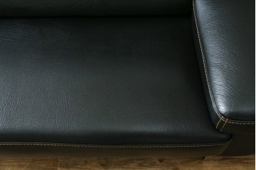 中古　美品　ダホン(Dahong)　イタリアンデザイン　本革(レザー)　デザイン性と快適性を両立した2.5人掛けソファ　定価約28万円　(R-084293)