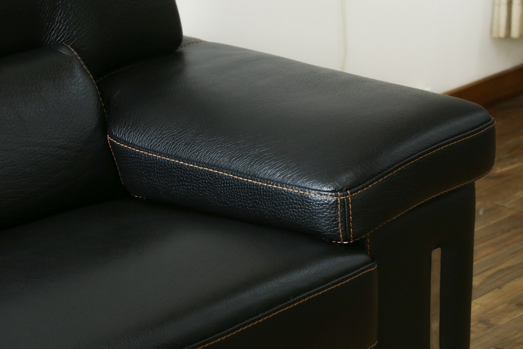 中古　美品　ダホン(Dahong)　イタリアンデザイン　本革(レザー)　デザイン性と快適性を両立した2.5人掛けソファ　定価約28万円　(R-084293)