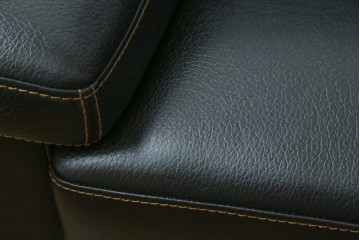 中古　美品　ダホン(Dahong)　イタリアンデザイン　本革(レザー)　デザイン性と快適性を両立した2.5人掛けソファ　定価約28万円　(R-084293)