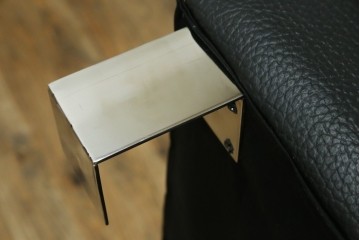 中古　美品　ダホン(Dahong)　イタリアンデザイン　本革(レザー)　デザイン性と快適性を両立した2.5人掛けソファ　定価約28万円　(R-084293)