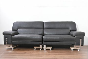 中古　美品　ダホン(Dahong)　イタリアンデザイン　本革(レザー)　デザイン性と快適性を両立した2.5人掛けソファ(2P、2.5P、3P、2人掛け、二人掛け、3人掛け、三人掛け、アームソファ)(定価約28万円)(R-084293)