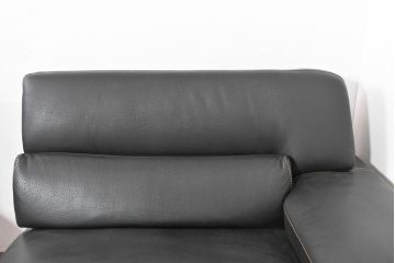 中古　美品　ダホン(Dahong)　イタリアンデザイン　本革(レザー)　デザイン性と快適性を両立した2.5人掛けソファ(2P、2.5P、3P、2人掛け、二人掛け、3人掛け、三人掛け、アームソファ)(定価約28万円)(R-084293)