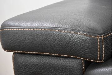 中古　美品　ダホン(Dahong)　イタリアンデザイン　本革(レザー)　デザイン性と快適性を両立した2.5人掛けソファ(2P、2.5P、3P、2人掛け、二人掛け、3人掛け、三人掛け、アームソファ)(定価約28万円)(R-084293)