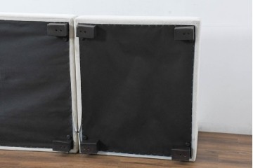 中古　美品　匠大塚購入品　広々サイズでゆったりとくつろげるシンプルモダンデザインのオットマン付き3人掛けソファ　定価推定約61万円相当　(R-084294)