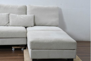 中古　美品　匠大塚購入品　広々サイズでゆったりとくつろげるシンプルモダンデザインのオットマン付き3人掛けソファ　定価推定約61万円相当　(R-084294)