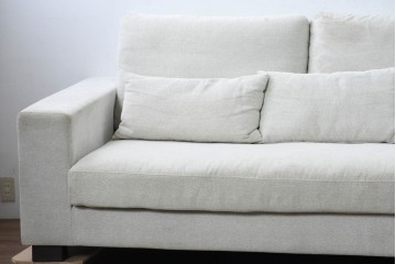 中古　美品　匠大塚購入品　広々サイズでゆったりとくつろげるシンプルモダンデザインのオットマン付き3人掛けソファ　定価推定約61万円相当　(R-084294)