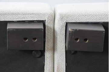 中古　美品　匠大塚購入品　広々サイズでゆったりとくつろげるシンプルモダンデザインのオットマン付き3人掛けソファ　定価推定約61万円相当　(R-084294)