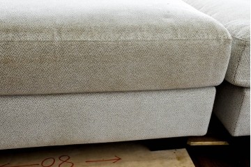 中古　美品　匠大塚購入品　広々サイズでゆったりとくつろげるシンプルモダンデザインのオットマン付き3人掛けソファ　定価推定約61万円相当　(R-084294)