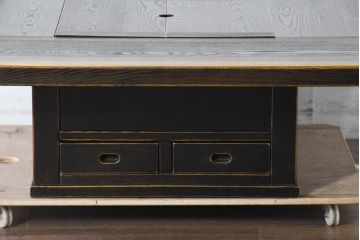 中古　希少な廃番品!!　葉山ガーデン取り扱い　国産　職人手作り品　タモ材　アンティーク調の囲炉裏テーブル(座卓、ローテーブル、センターテーブル、リビングテーブル)(定価約25万円)(R-084297)