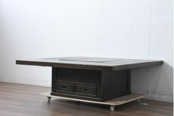 中古　希少な廃番品!!　葉山ガーデン取り扱い　国産　職人手作り品　タモ材　アンティーク調の囲炉裏テーブル(座卓、ローテーブル、センターテーブル、リビングテーブル)(定価約25万円)(R-084297)