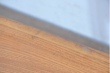 和製ビンテージ　オールドコスガ(KOSUGA)　レトロデザインが魅力的な欅(ケヤキ)材のローテーブル(センターテーブル、リビングテーブル、ヴィンテージ)(R-084298)