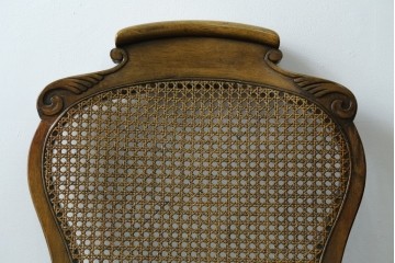 中古　アメリカ　落ち着いた色合いとクラシカルな装飾が調和した高級感あふれるアームチェア2脚セット　(R-084299)