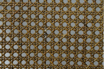 中古　アメリカ　落ち着いた色合いとクラシカルな装飾が調和した高級感あふれるアームチェア2脚セット　(R-084299)