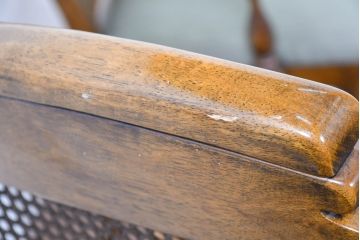 中古　アメリカ　落ち着いた色合いとクラシカルな装飾が調和した高級感あふれるアームチェア2脚セット(ダイニングチェア、椅子、イス、バラ売り可能)(R-084299)