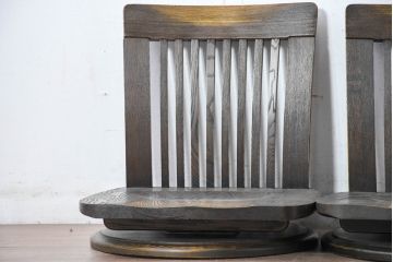 中古　希少な廃番品!!　葉山ガーデン取り扱い　国産　職人手作り品　タモ材　アンティーク調の回転座椅子4台セット(回転チェア、囲炉裏チェア、イス、椅子、バラ売り可能)(R-084300)