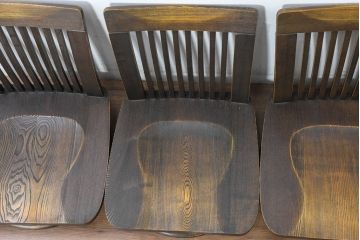 中古　希少な廃番品!!　葉山ガーデン取り扱い　国産　職人手作り品　タモ材　アンティーク調の回転座椅子4台セット(回転チェア、囲炉裏チェア、イス、椅子、バラ売り可能)(R-084300)