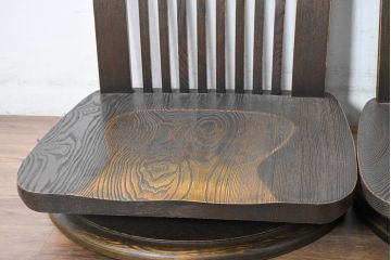 中古　希少な廃番品!!　葉山ガーデン取り扱い　国産　職人手作り品　タモ材　アンティーク調の回転座椅子4台セット(回転チェア、囲炉裏チェア、イス、椅子、バラ売り可能)(R-084300)