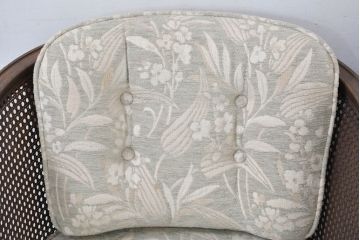 中古　展示品　美品　カリモク家具(karimoku)　domani(ドマーニ)　QUEENS LIFE(クイーンズライフ)　優雅なフォルムと柔らかな色合いでどんな空間にも馴染む!クラシカルな1人掛けソファ2脚セット(1Pソファ、一人掛けソファ、バラ売り可能)(定価2脚で約36万円)(R-084303)