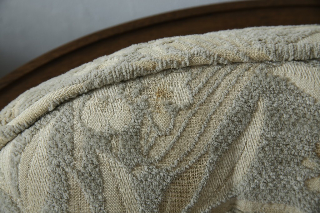 中古　展示品　美品　カリモク家具(karimoku)　domani(ドマーニ)　QUEENS LIFE(クイーンズライフ)　優雅なフォルムと柔らかな色合いでどんな空間にも馴染む!クラシカルな1人掛けソファ2脚セット　定価(2脚合計)約36万円　(R-084303)