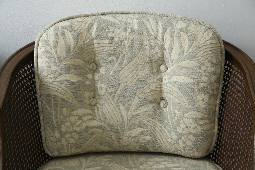 中古　展示品　美品　カリモク家具(karimoku)　domani(ドマーニ)　QUEENS LIFE(クイーンズライフ)　優雅なフォルムと柔らかな色合いでどんな空間にも馴染む!クラシカルな1人掛けソファ2脚セット　定価(2脚合計)約36万円　(R-084303)