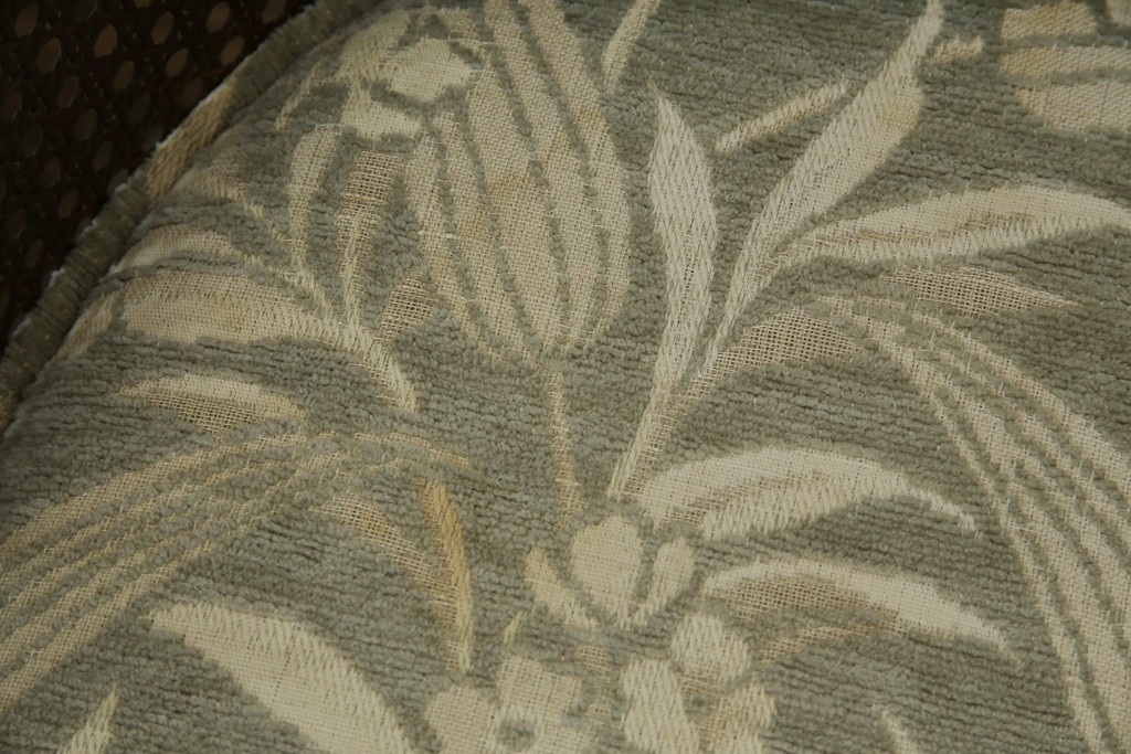 中古　展示品　美品　カリモク家具(karimoku)　domani(ドマーニ)　QUEENS LIFE(クイーンズライフ)　優雅なフォルムと柔らかな色合いでどんな空間にも馴染む!クラシカルな1人掛けソファ2脚セット　定価(2脚合計)約36万円　(R-084303)